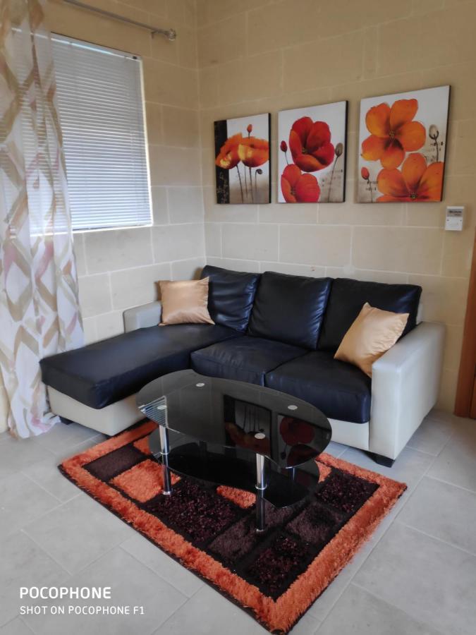 3 Bedrooms Maisonette With Pool *