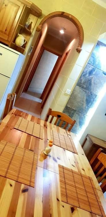Apartment 3 Bedrooms Maisonette With Pool Ghajnsielem
